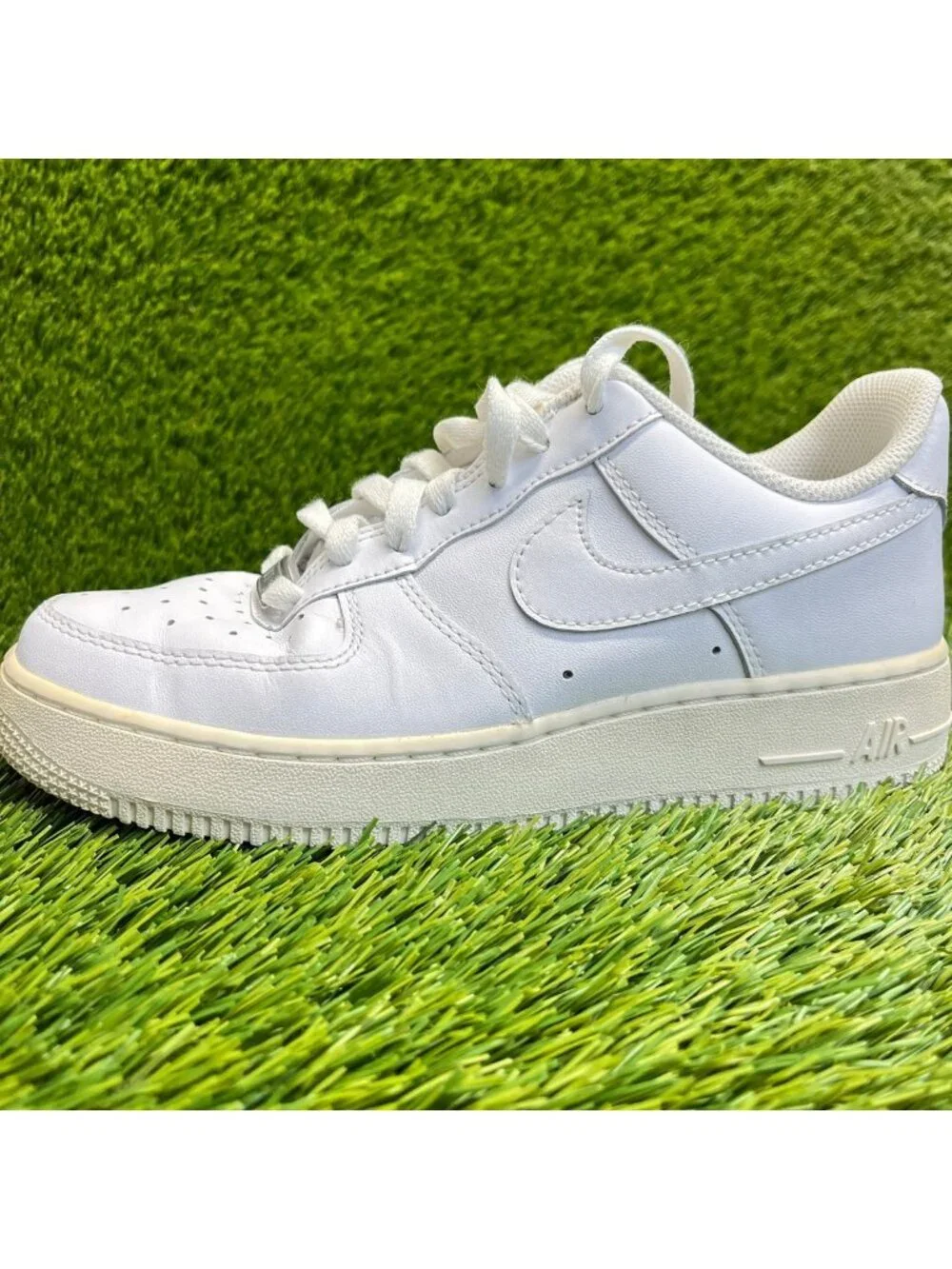 Nike Air Force 1 Low '07 Womens Size 7.5 White Athletic Lifestyle Shoes Sneakers